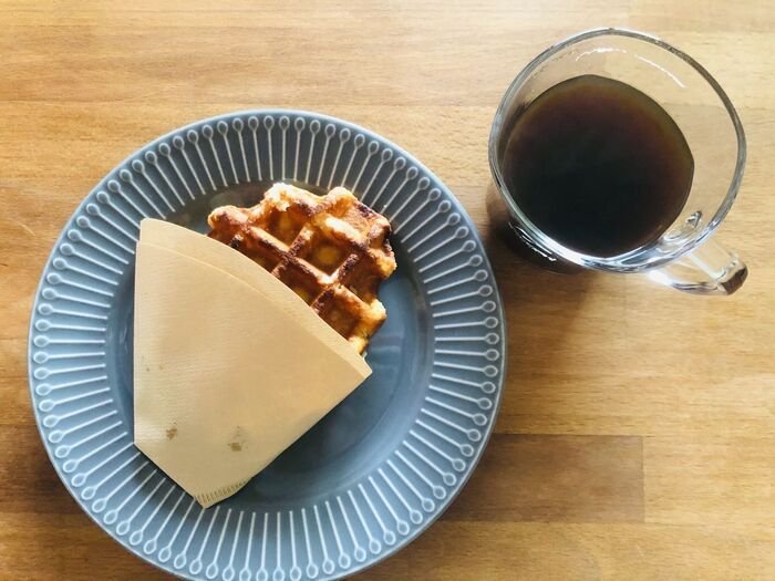 わが家ではコーヒーフィルターをこうやって活用してます。便利すぎてすっかり定番に♪