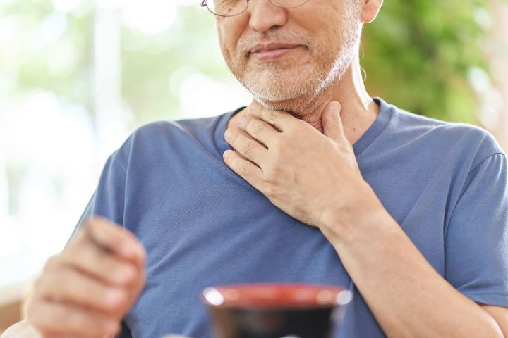 家族や知人が食べ物を喉に詰まらせたときの対処法とは？（画像はイメージ）