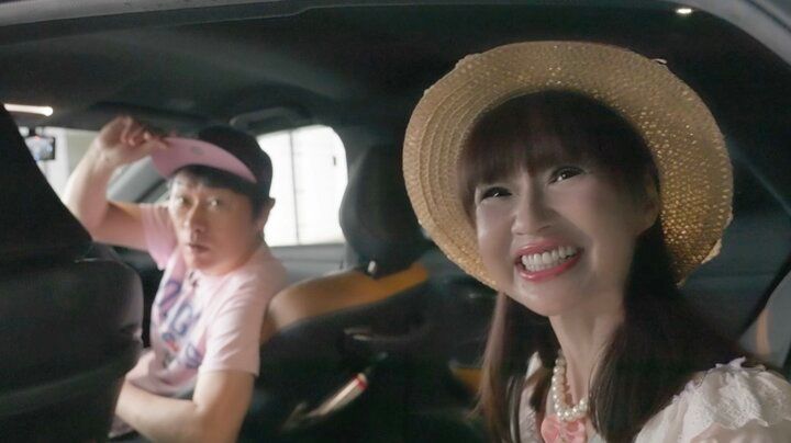 【写真・画像】“奇跡の57歳”女性芸人、仕事現場に必ず自家用車で移動する理由「ロケバスにはスモークが…」 1枚目