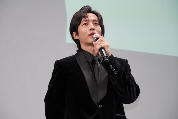 作詞家・永六輔役の松坂桃李