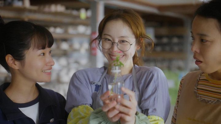 夜ドラ「青の花 器の森」第2回より ©️NHK
