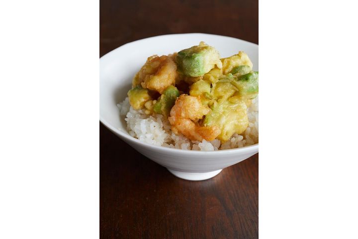 アボカドとエビのかき揚げ丼
