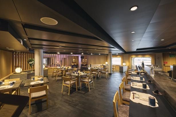 サクラだけの新施設「寿司バー潮彩」