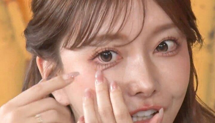 【写真・画像】「23歳で一緒に初整形」“整形総額4000万円”美人双子姉妹、整形前・ギャル時代の写真に驚きの声「これ整形前だ！？」 1枚目