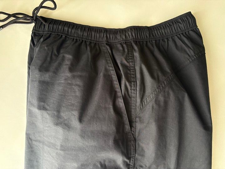 【UNIQLO(ユニクロ)】ハイキング用に買った「ユーティリティボリュームパンツ」が普段使いにも優秀だった！1,990円_4