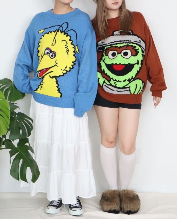 「インパクトニット」(8690円)。写真左からBlue(ビッグバード)とBrown(オスカー)