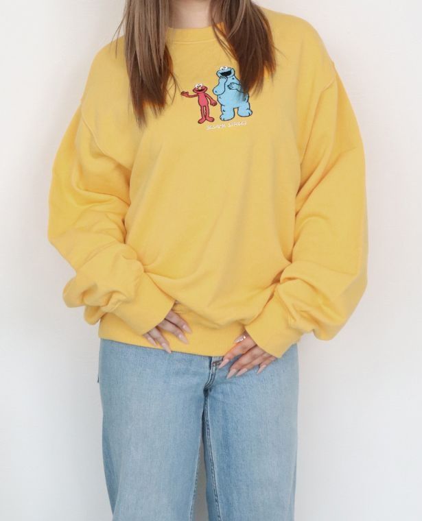 「フロント刺しゅうスウェット」(6490円)
