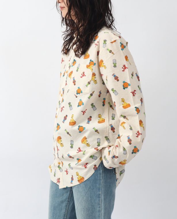 「総柄プリントシャツ」(6490円) 