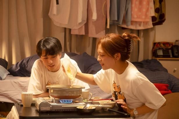 口コミ拡大の効果？『ママせか』は平日も抜群の動員を記録 [c]遠藤和/小学館 [c]2026「ママがもうこの世界にいなくても」製作委員会