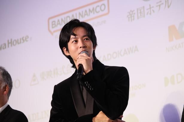 作詞家の永六輔を演じた松坂桃李は「映画館で観るべき作品ができた」と手応えたっぷり [c] 2026 映画「SUKIYAKI 上を向いて歩こう」製作委員会