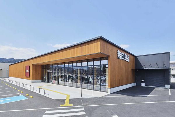 大規模木造建築の福岡県「無印良品 那珂川」と京都府「無印良品 精華台」が、木材利用推進コンクールで優秀賞受賞！