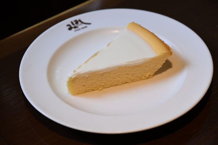 「ステーキハウスみはし」チーズケーキ 日瑠華（ニルバーナ）