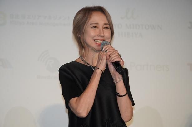 ヒロインの神崎啓子役を演じた岡安由美子