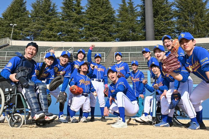 映画『４アウト ―もう一度、プレイボール―』メイン場面写真 （C）2026映画「4アウト」製作委員会 width=