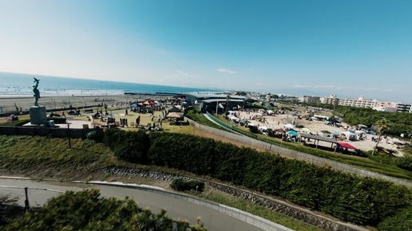 海辺で音楽やウェルネス、サーフカルチャーを満喫！入場無料のゴミゼロイベント「カーニバル湘南 2026」