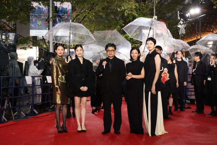 川島鈴遥、倉沢杏菜、臼田あさ美、菊池亜希子、まつむらしんご監督