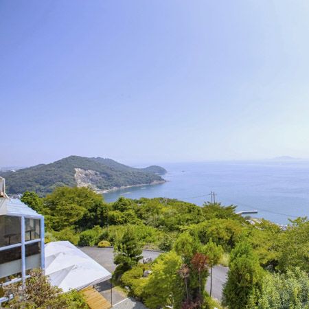 瀬戸内の多島美の絶景を一望。全10室オーシャンビュー＆半露天風呂付きの隠れ家「hotel ISLET setouchi」で贅沢な滞在