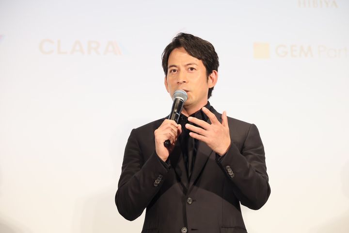 岡田准一、実在の音楽家を演じる覚悟 『SUKIYAKI 上を向いて歩こう』で挑んだ生演奏の舞台裏も披露