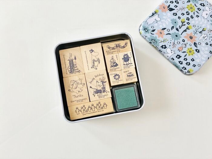 【40代・50代】ムーミンの木製スタンプ豪華10点セットを〈付録〉でゲット。季節のご挨拶やプレゼントのデコレーションにおすすめです♪