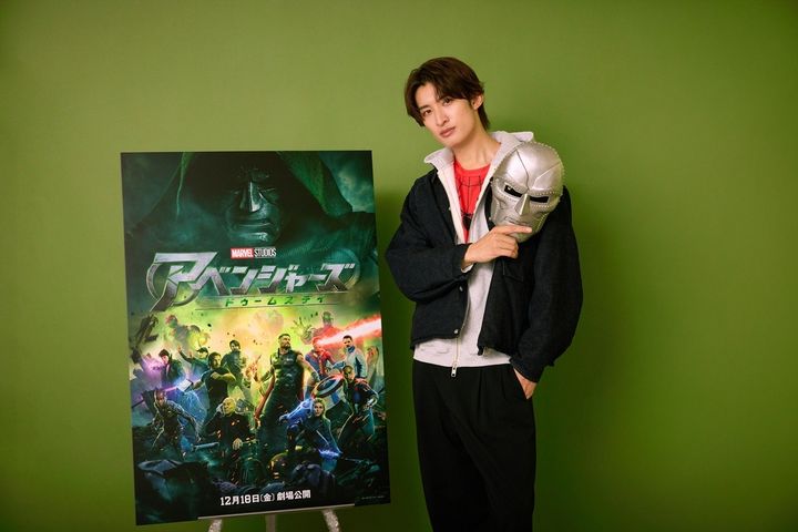 向井康二さん（映画『アベンジャーズ／ドゥームズデイ』オフィシャルスチール） © 2026 Marvel. All Rights Reserved.