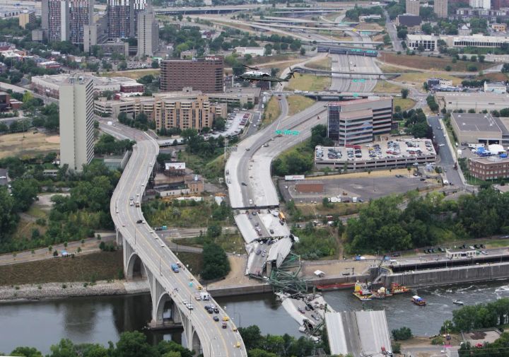 『崩壊！なんでそうなるの？２』でとりあげる、崩落した高速道路の橋