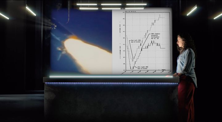 『大解剖！衝撃の瞬間２』でスペースシャトル・チャレンジャー号の映像とデータを検証する場面