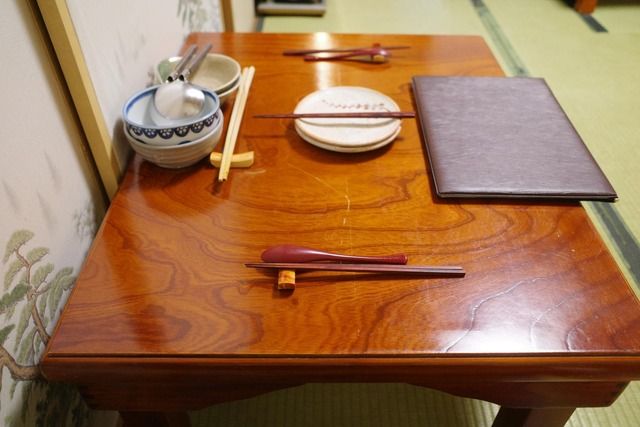 「あかぎ 」の店内（東京都台東区）