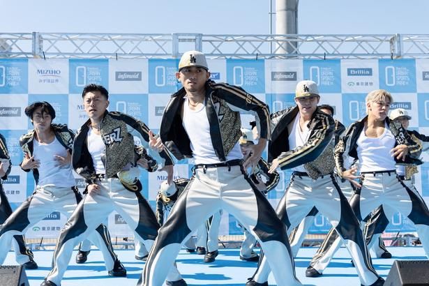 【写真】ダイナミックなパフォーマンスで観客を魅了した「FULLCAST RAISERZ」