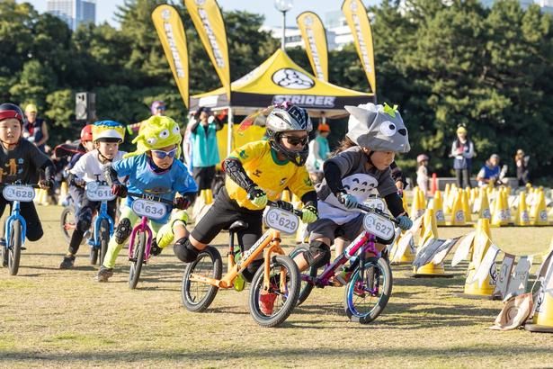 「ストライダーエンジョイカップ」では子どもたちが真剣勝負！