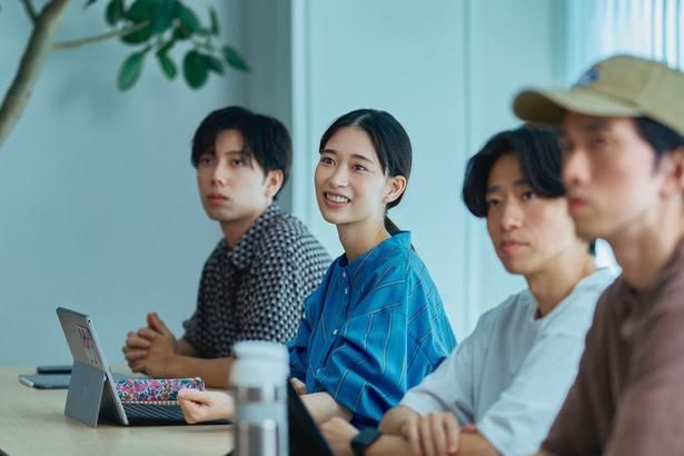 『見上げてごらん』は10月30日(金)より公開 [c]2026「見上げてごらん」製作委員会