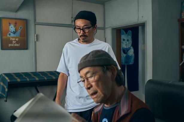 『見上げてごらん』で巨匠マンガ家の吉住はるを役を務めた武田鉄矢 [c]2026「見上げてごらん」製作委員会