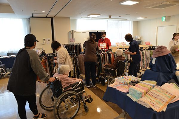 「自分で決める」ワクワクをもう一度。介護施設を“1日限定デパート”に変えた愛生館の挑戦と、家族・地域に広がる笑顔の輪