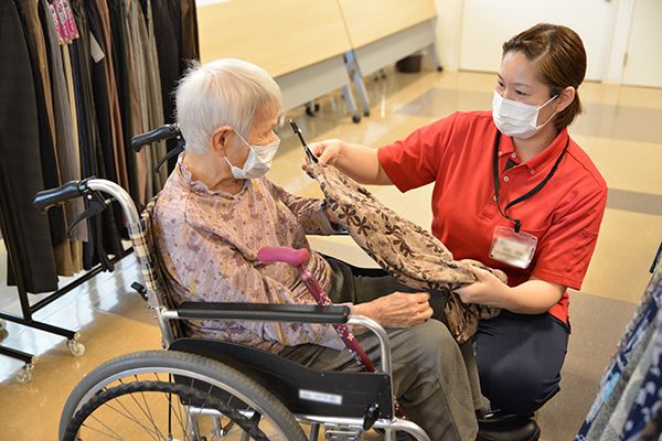 「自分で決める」ワクワクをもう一度。介護施設を“1日限定デパート”に変えた愛生館の挑戦と、家族・地域に広がる笑顔の輪