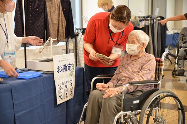 「自分で決める」ワクワクをもう一度。介護施設を“1日限定デパート”に変えた愛生館の挑戦と、家族・地域に広がる笑顔の輪