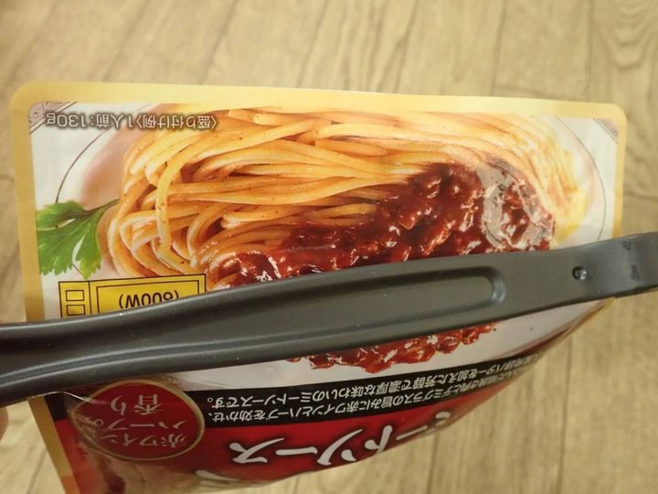 ダイソー：レトルトしぼりandカッター