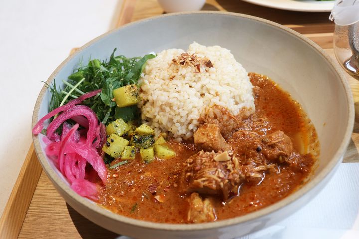 「薬膳カレー 4種のハーブとポーク」