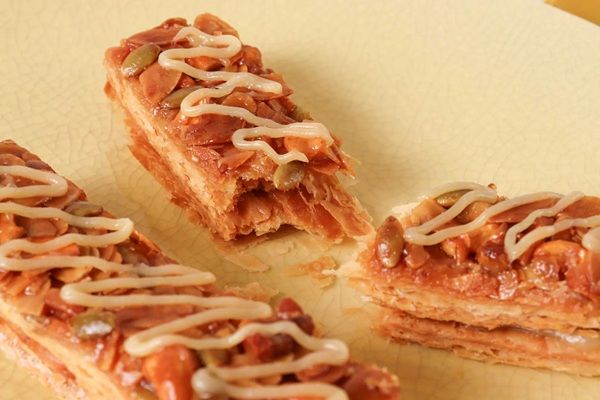 白味噌キャラメルと柚子の新感覚スイーツ！バイカルと京都産業大学より「京まろパイ」が登場