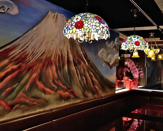 東京・六本木に大正ロマンの情緒をまとう浪漫酒場「紅富士 六本木」がオープン！プレオープン期間はフードメニューを50%オフで提供