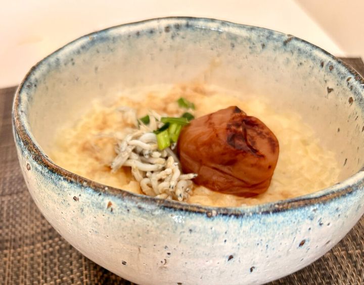 焼き梅干しの豆乳がゆ