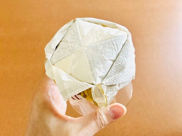余った『ペーパーナプキン』のあまりにも素敵な使い道みつけた。パタパタ折って広げるだけで〈和ごころアイテム〉に大変身♡