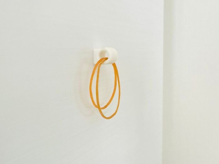 【セリア】レゴのパーツみたいな『ミニ部品』の正体は？ペンも輪ゴムも収納できちゃう！