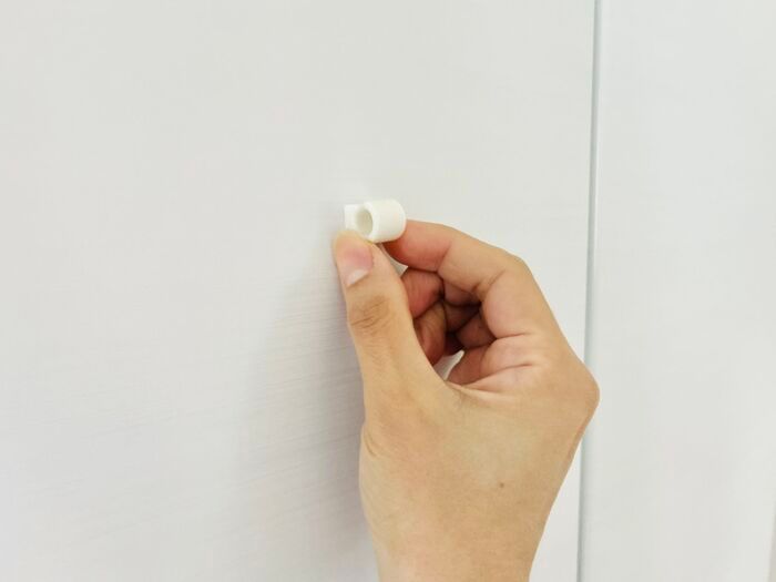 【セリア】レゴのパーツみたいな『ミニ部品』の正体は？ペンも輪ゴムも収納できちゃう！