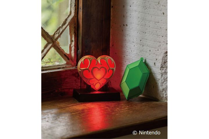 ゲーム内に登場する「ルピー」をモチーフにしたシリコンポーチが付録に