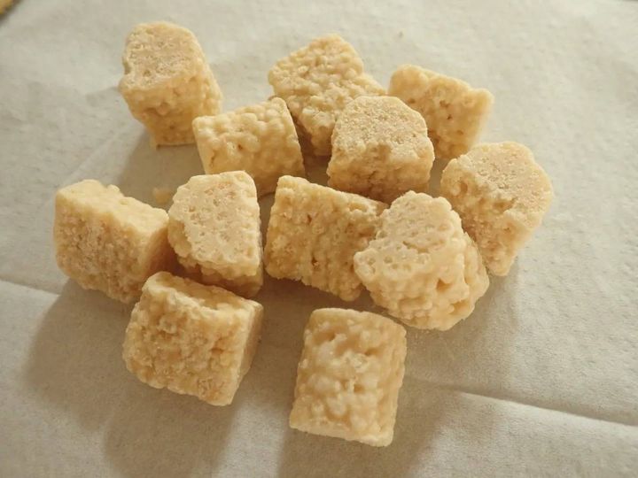 ダイソー：正栄 きなこクランチチョコ 28g