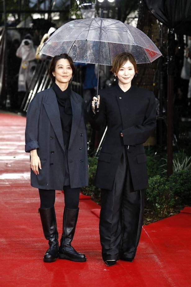 「一生忘れられない思い出」と笑顔。松岡茉優はBOTTEGA VENETA（ボッテガ・ヴェネタ）のセットアップを着用 撮影/杉映貴子