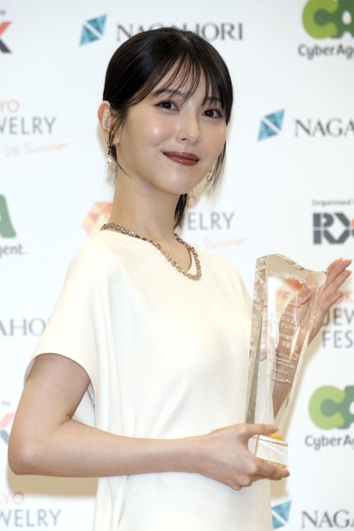 「結婚したい女性芸能人」ランキング、4位の浜辺美波さん（2026年7月、時事通信フォト）