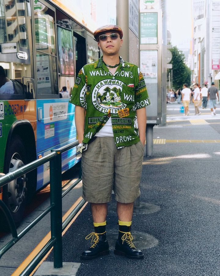 【30代スナップ＠原宿】秋になっても「夏のノリで」半袖短パン