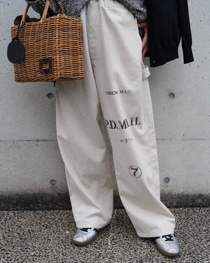フレームワークのパンツ