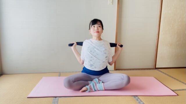 「二の腕・肩まわり」をほぐすピラティス