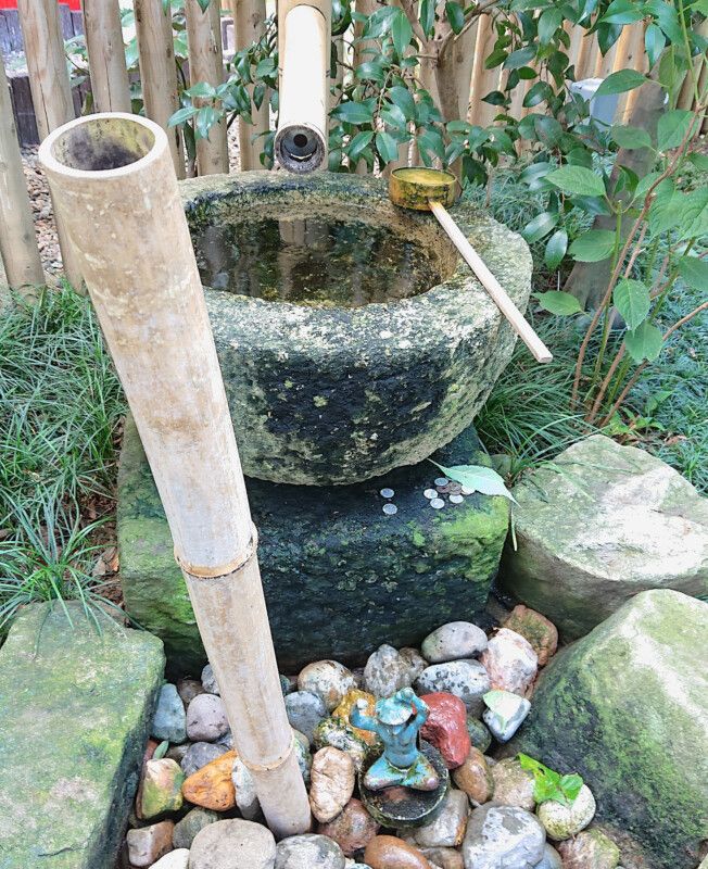 雲海の中に現れる神社で厄除け祈願はいかが？ラウンド後に立ち寄りたいスポット